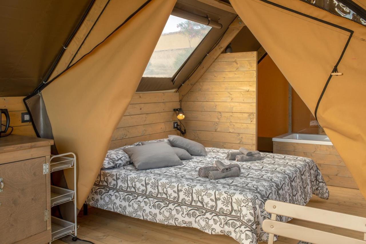 Glamping Debbiare Hotel Riparbella Eksteriør billede